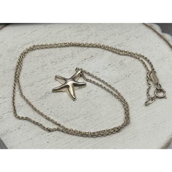 TIFFANY & CO. Sterling Silver Elsa Peretti Starfish Necklace 2.72 G / 18 In - Picture 4 of 10
